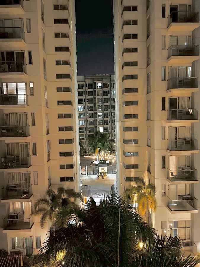 Kiel 5-Star Condo Hotel Across Naia Manila Airport Terminal 3 파사이 외부 사진